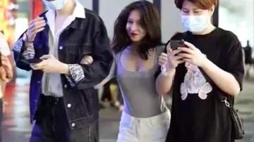 标题文案留给你们吧！#太古里街拍