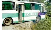 湖北黄石：乘公交坐过站 乘客“耍横”险坠车