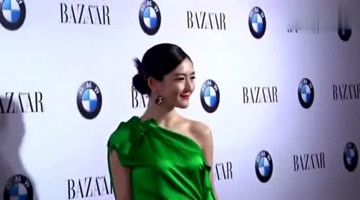 孕妈谢娜晒短发新造型 面带微笑状态好