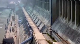 印度人用土造大坝，耗时40年，花了40亿