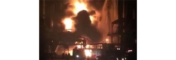 【拍客】抚顺一化工厂发生爆炸 火势较大暂无伤亡