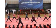 【拍客】霸气学姐跳热舞迎学弟 学姐迎新花样多
