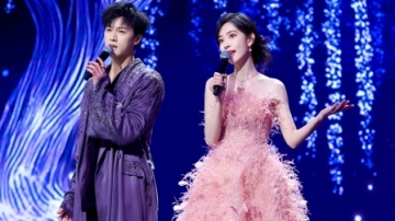 他们俩在谈了吧？孟子义李昀锐甜蜜合唱，手拉手退场真的太甜了！