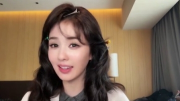 白鹿模仿热门动作，赵晴拍摄现场感冒失声成“米奇音”