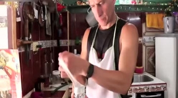 英国一酒窖竟用这个酿酒你敢喝吗