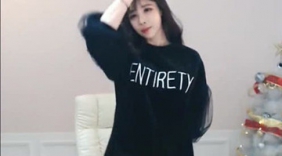 超养眼的韩国小美女，可爱的舞蹈看的有些心动了