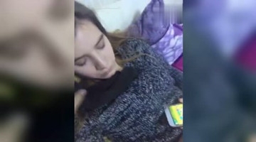 中国老公恶搞洋媳妇，这反应绝对是真媳妇啊！