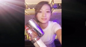 老江湖妹子表演绝活，大家可以看出来她工作几年了吗？