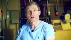 老师傅秀了把木工绝活，看这精湛的做工