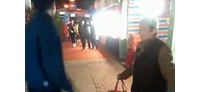 【拍客】八旬老太秀舞姿秒杀烤羊肉串小伙儿