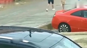 监控实拍：小情侣在路边下车，要不是监控谁知道结果会是这样！