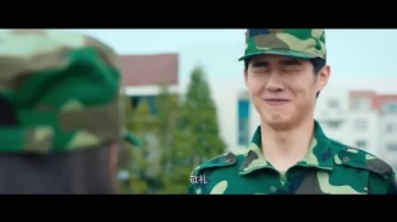 《最好的我们》花絮：小机灵鬼刘昊然军训调皮逗趣谭松韵