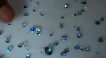 印尼少女似美人鱼，流出钻石眼泪，众人惊讶