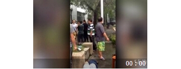 农民工讨要说法 黑衣人殴打农民工