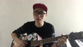李东粮温柔弹唱《我变了 我没变》
