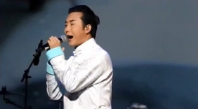 李玉刚首次美国演出，男声演唱《故乡》现场观众掌声沸腾