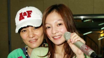 张韶涵妈越南打工月薪不满3K 近照曝光被指似老板