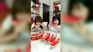 弟媳作死恶搞姐姐，姐姐吃完西瓜，才发现上当了！