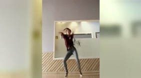 第一次上课的美女舞蹈老师！一段舞蹈，征服了所有学生！