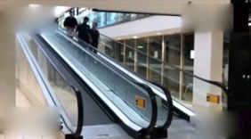 爆笑恶作剧，小伙恶搞路人