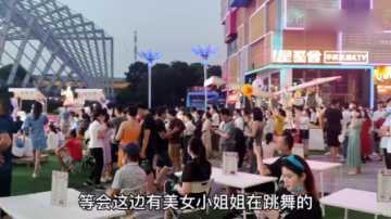 实拍湖北武汉看到的美女跳舞，跳的太好了现场非常火爆