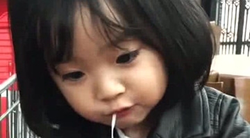 萌宝吃芝士的日常，太可爱了！