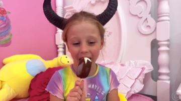 萌娃小可爱瞒着爸爸偷偷吃冰激凌，真的太顽皮啦！萌娃：不是我吃的！