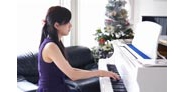 圆臀妹子的钢琴演奏《Day by day》