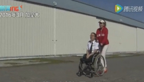 这个在汶川地震中失去双腿的女孩学会了开飞机