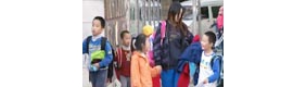 “中国式接孩子”是对交通和道德的无奈！