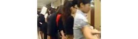 【拍客】台湾月薪七万招空姐 美女纷纷来应聘