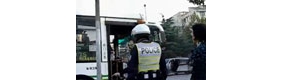 【拍客】公交车司机争道遭交警怒斥