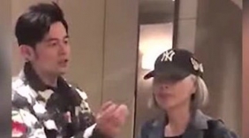 周杰伦再秀魔术技巧 妈妈帽上蝴蝶飞入画里