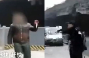 【拍客】两兄弟争家产当街动刀 老父亲拎板凳揍不孝儿