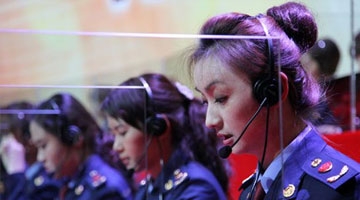 迷恋接线员声音 奇葩男子18个月报警800次被行拘