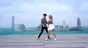 舞蹈达人热舞周杰伦的《告白气球》帅哥和美女更配哦！