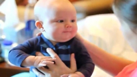 三个多月的萌宝开口和妈妈对话，呆萌可爱的表情妈妈心都化了