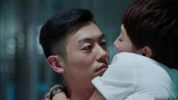 北上广不相信眼泪马伊琍、朱亚文办公室上演吻戏，霸道总裁范