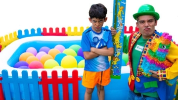 超奇怪，萌娃小正太想去气球游乐园，可是爸爸为何要让他量身高？儿童亲子益智趣味游戏玩具故事