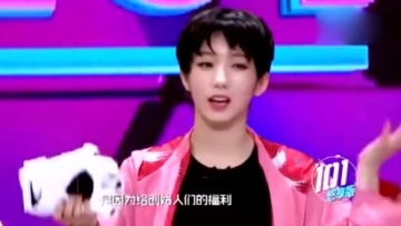 孟美岐短发造型曝光 化身拳击高手超酷