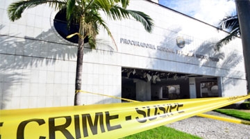 示威！奥运开幕两天前 巴西匪徒扫射检察院