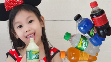 超有趣，萌娃小萝莉想喝可乐，可是小正太怎么把它变成史莱姆？儿童亲子益智趣味游戏玩具故事