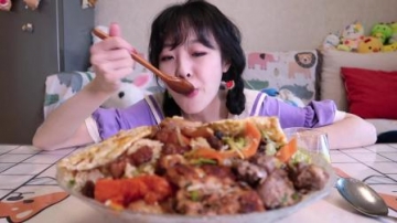 【大胃mini的Vlog】点10个盒饭摆满一桌 有肉有菜少油又健康