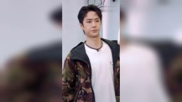 王一博这欠揍的表情，小皮孩太好拽了