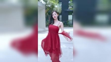 街拍：对这种会跳华尔兹的小姐姐，真是没有任何抵抗力