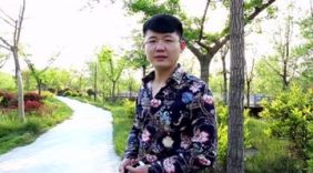 美女在老公面前玩自拍，结果自找没趣