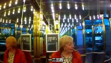 会八级各种语言的老外 恶搞智能电梯，看了好几遍