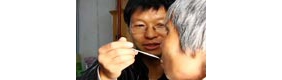 带着妈妈去上班！教师一连5年带着妈妈去上课！