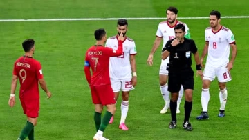 C罗失点葡萄牙1-1伊朗 16强战陷死亡半区