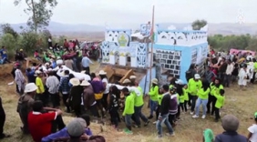 马达加斯加版清明节：翻出家人尸骨更换寿衣